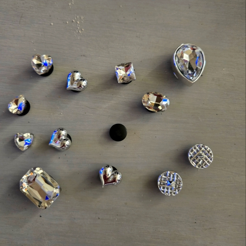 JIBBITZ SHOE CHARMS FOR CROCS AND OTHER SILVER CRYSTALS AND BLACK